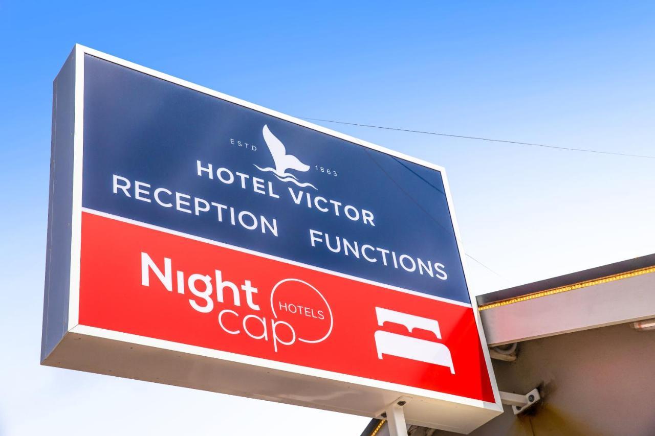 Nightcap At Hotel Victor Виктор Харбър Екстериор снимка